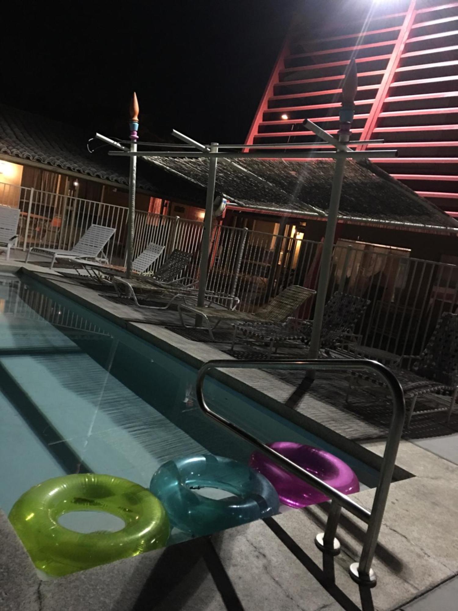 Aloha Hotel Palm Springs Exterior photo