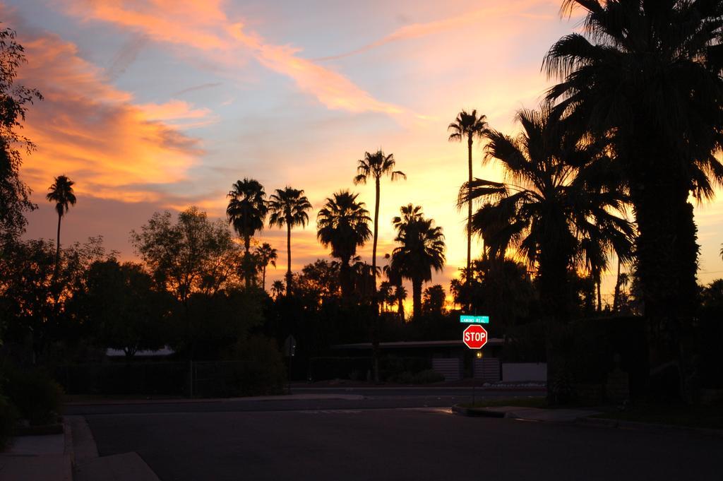 Aloha Hotel Palm Springs Exterior photo